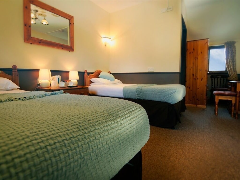 Twin Room, Ensuite photo 2