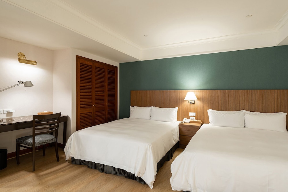 Classic Quadruple Room
