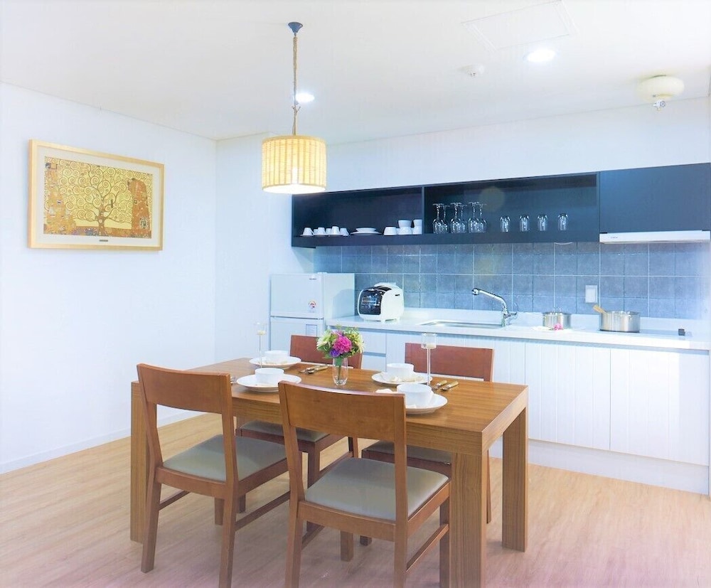 Suite, 2 Bedrooms (B, Room type Randomly Assigned) photo 2