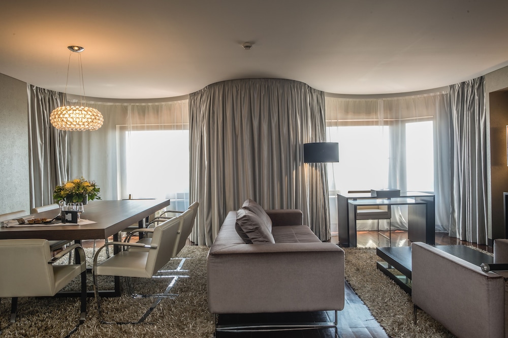 Penthouse, Kitchenette, River View thumbnail 5