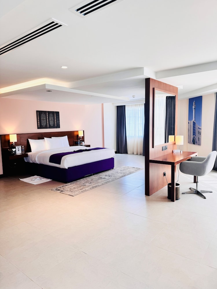 Junior Suite, 1 King Bed - Photo 26