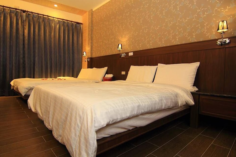Business Quadruple Room photo 3
