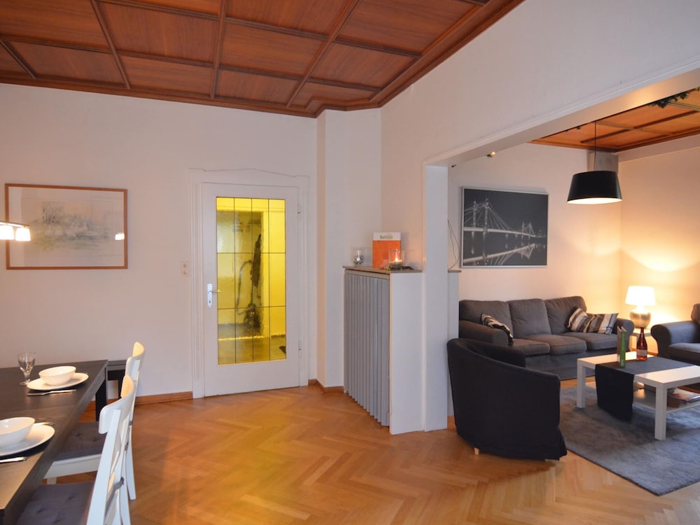 Classic Apartment, 5 Bedrooms photo 1