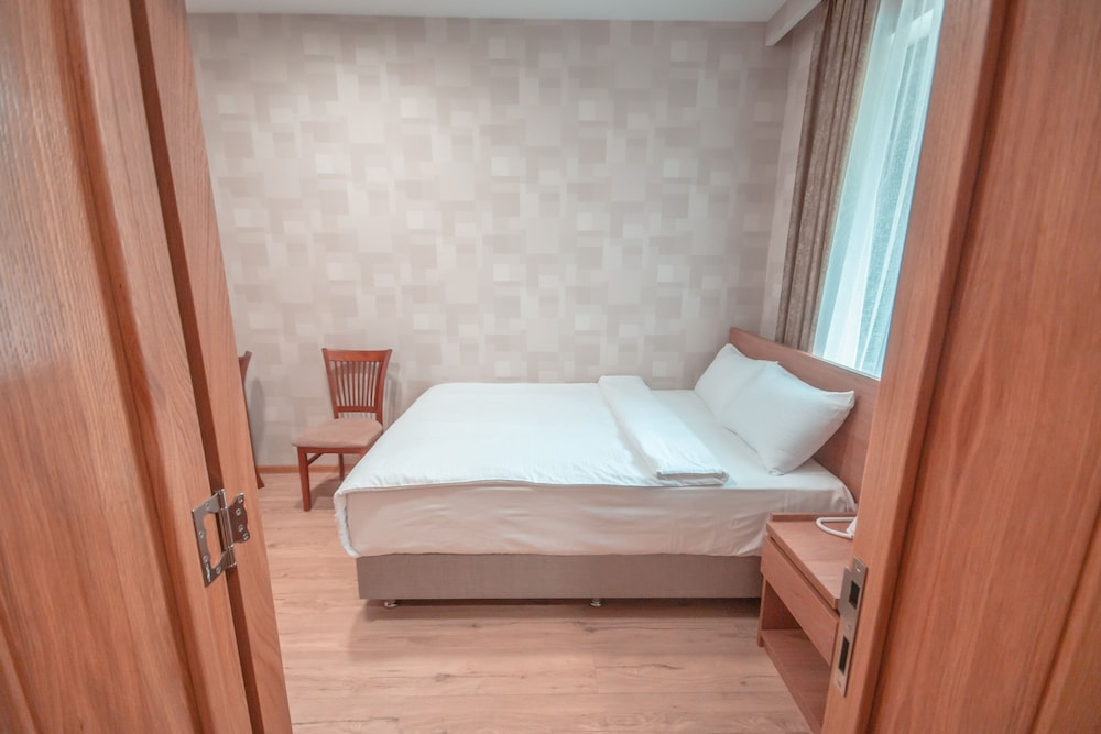 Basic Double Room photo 3