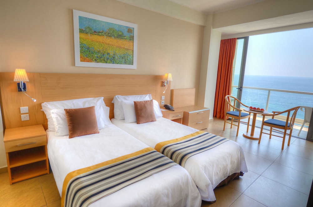 Double Room Single Use, Sea View - Photo 2