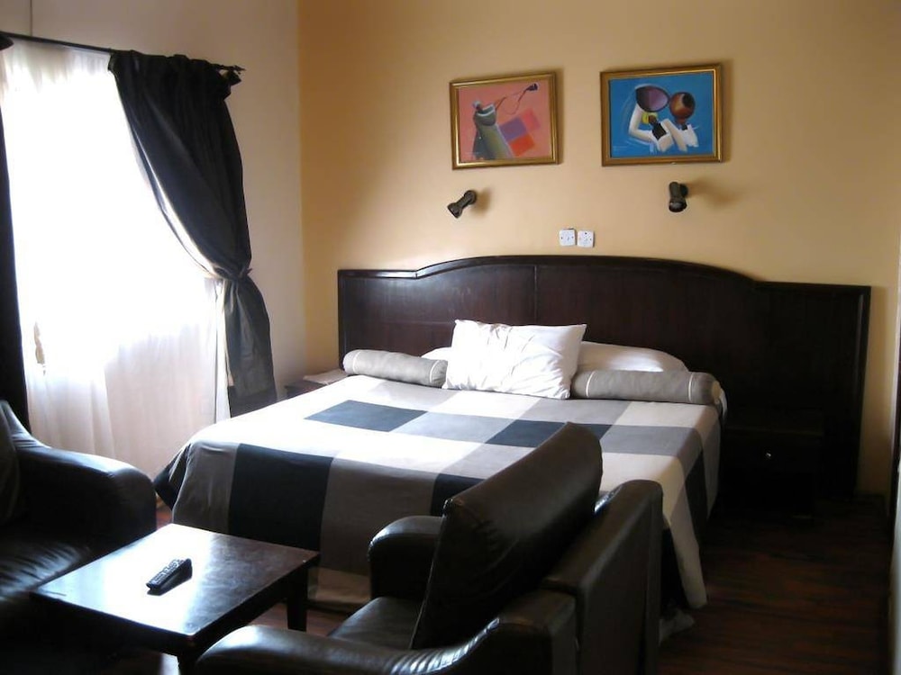 Executive Room - Photo 1