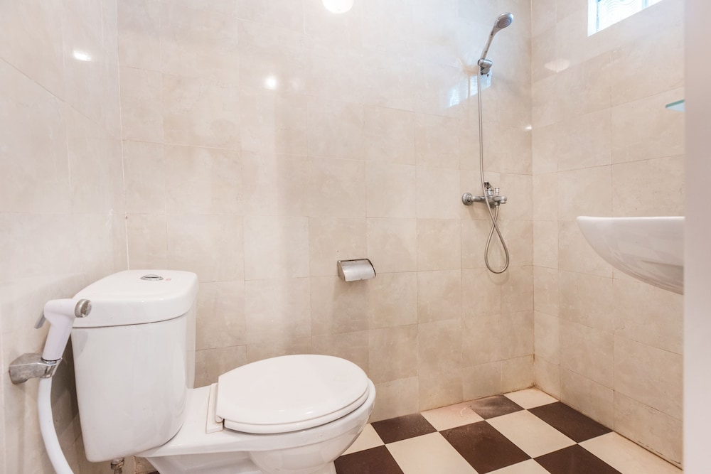 Standard Double Room - Photo 9