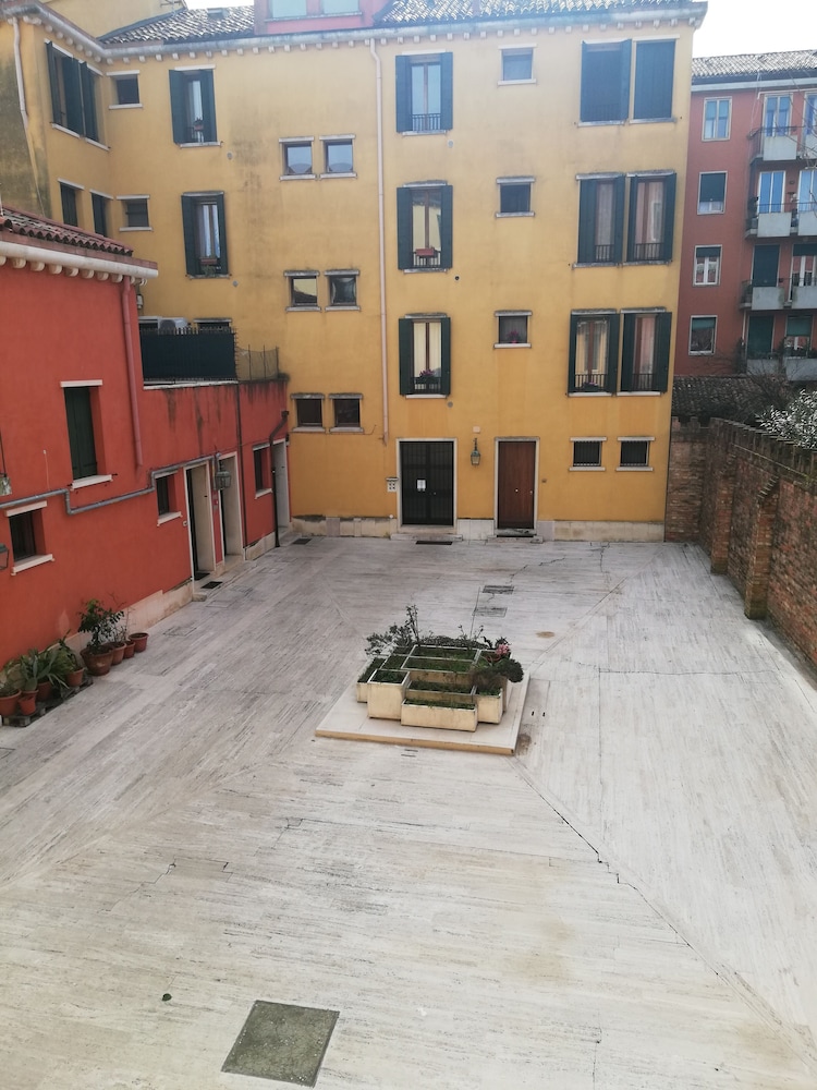 Junior Room photo 2