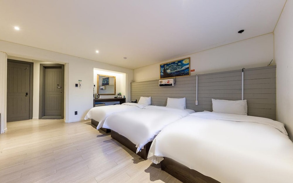 Business Triple Room