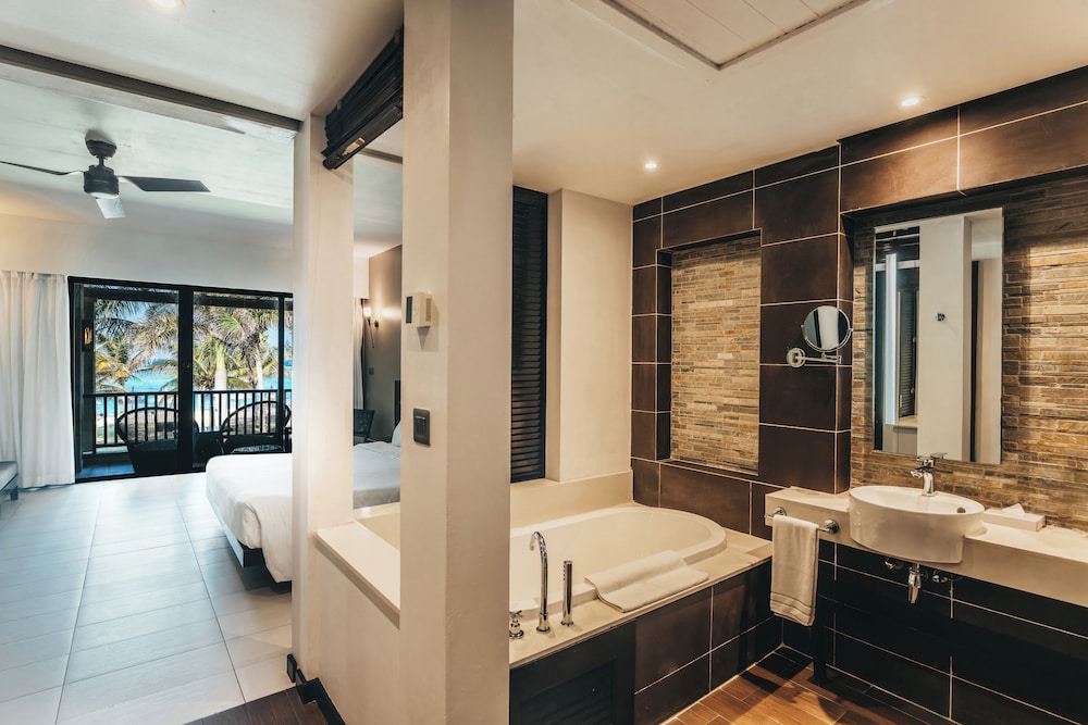 Premium Room, Ocean View - Photo 7