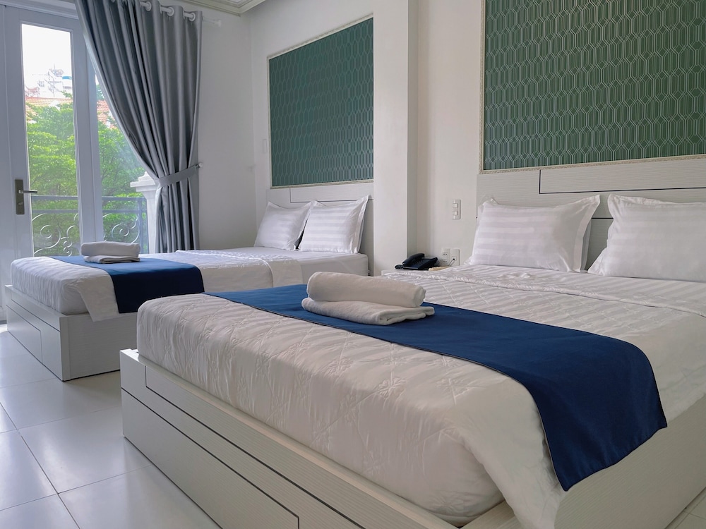 Deluxe Double or Twin Room