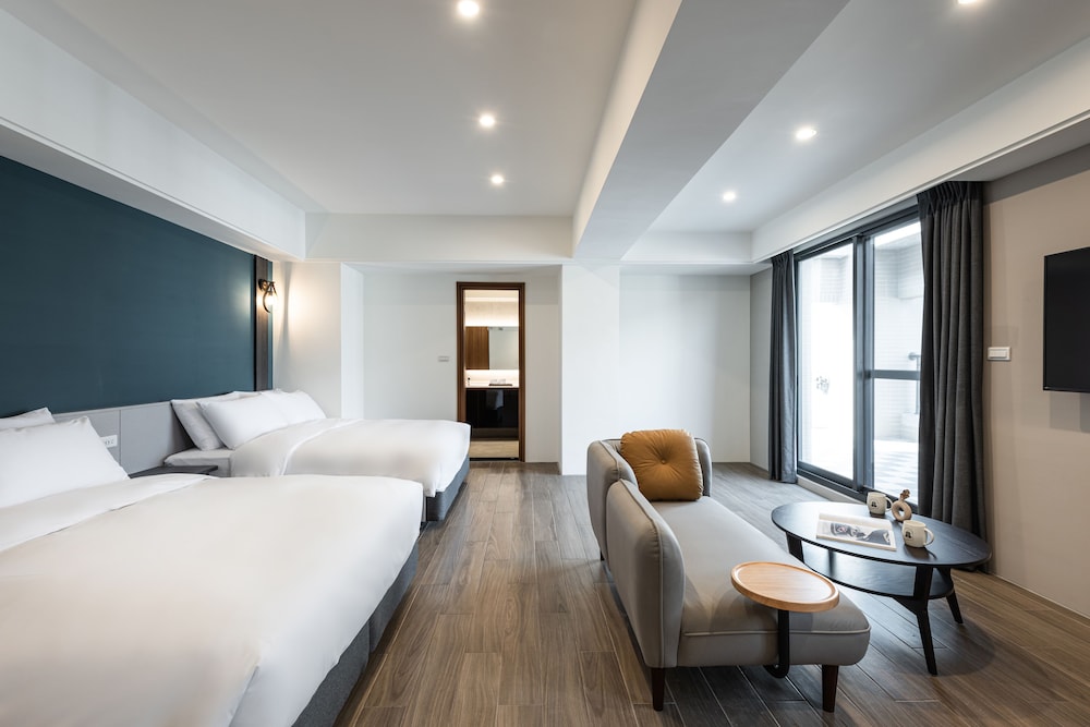 Luxury Quadruple Room - Photo 2