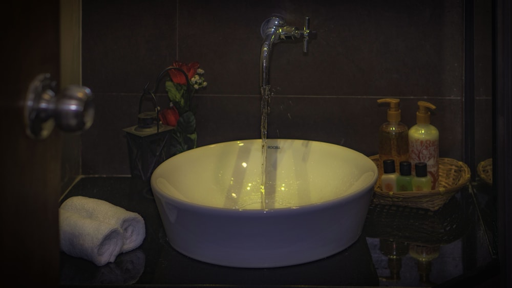 Deluxe Room, Canal View - Photo 10