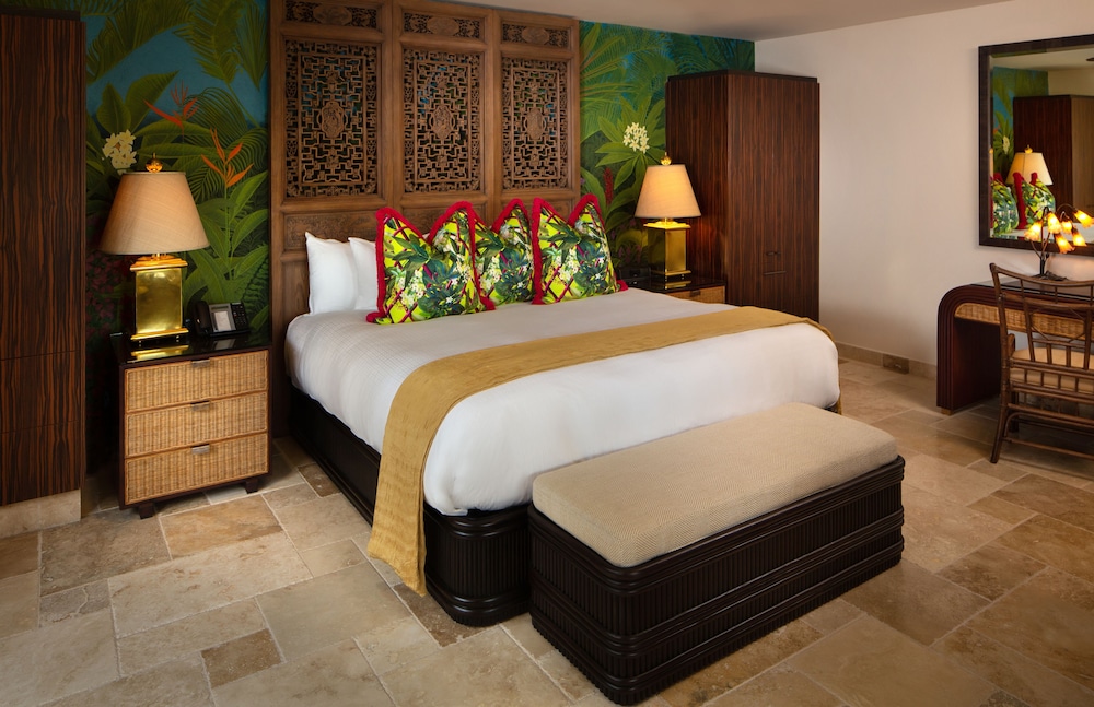 Suite, 1 King Bed, Garden View photo 1