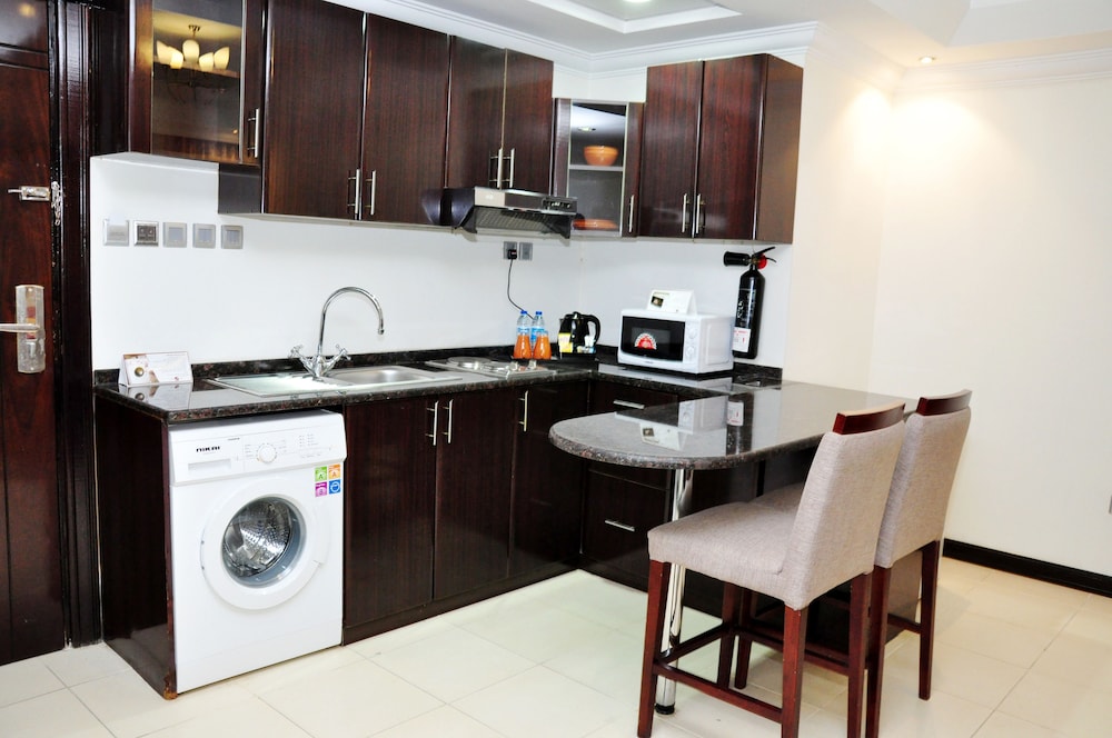 Suite, 1 Bedroom photo 2