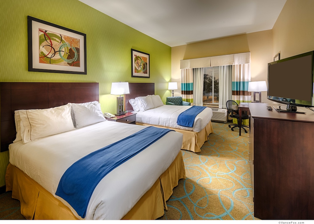 Standard Room, 2 Queen Beds photo 1