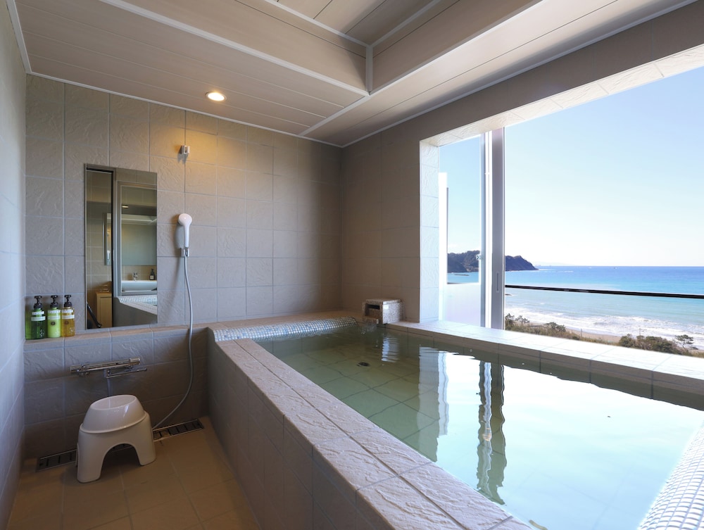 Superior Twin Room, 2 Twin Beds, Non Smoking, Ocean View photo 1