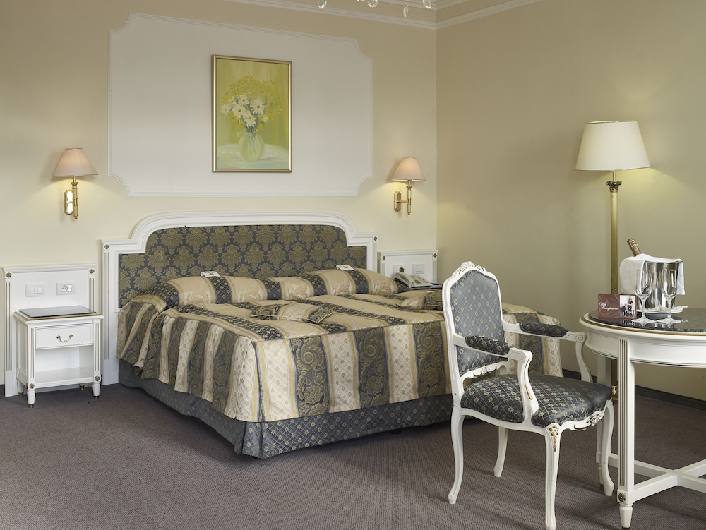 Junior Suite, 1 Bedroom - Photo 5