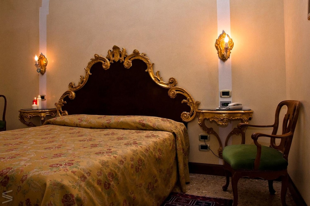 Superior Double or Twin Room photo 1