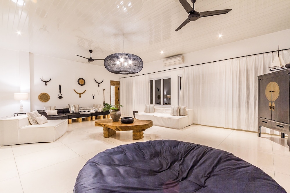 Villa, 5 Bedrooms photo 1