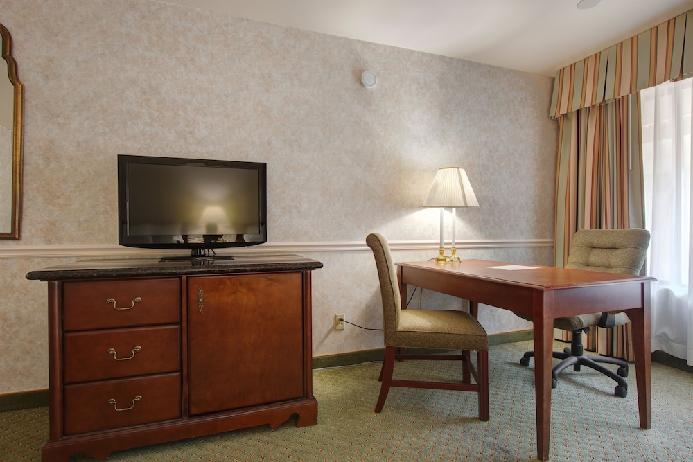 Standard Room, 2 Queen Beds, Non Smoking - Photo 2