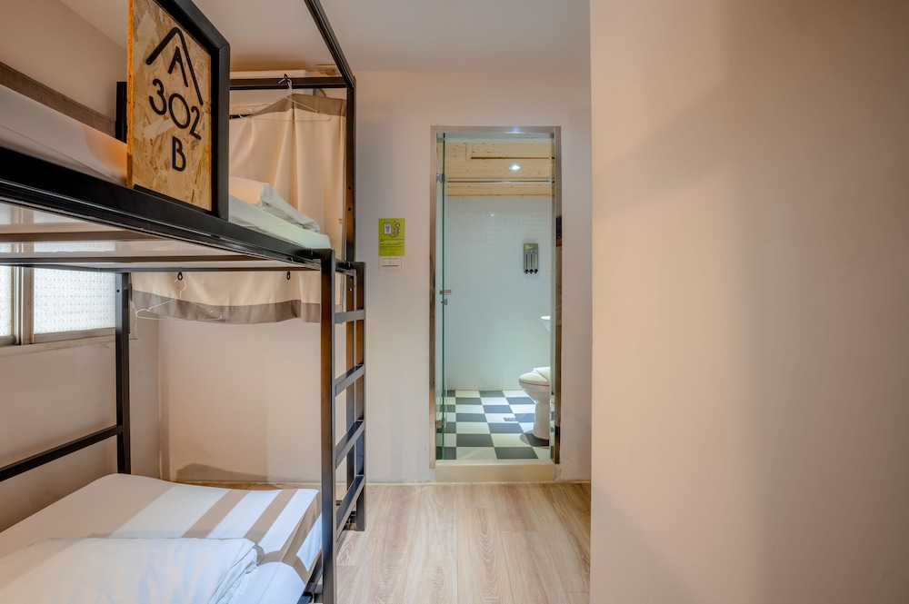 Economy Twin Room photo 2