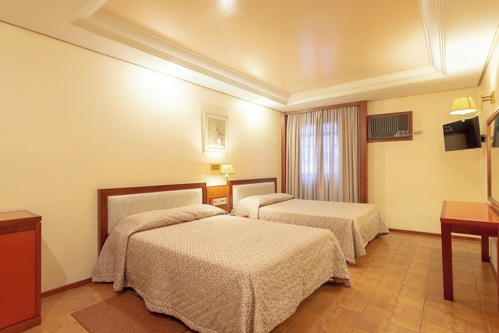 Deluxe Quadruple Room - Photo 7