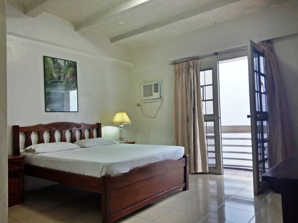 Deluxe Double Room - Photo 10