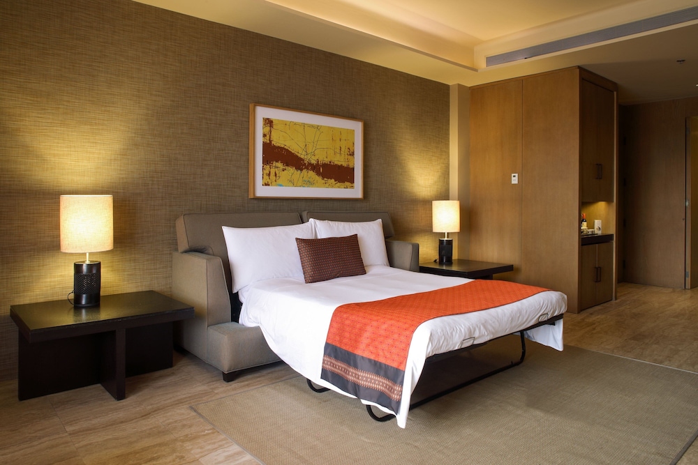 Suite, 1 King Bed With Sofa Bed, Balcony (oceanfront)