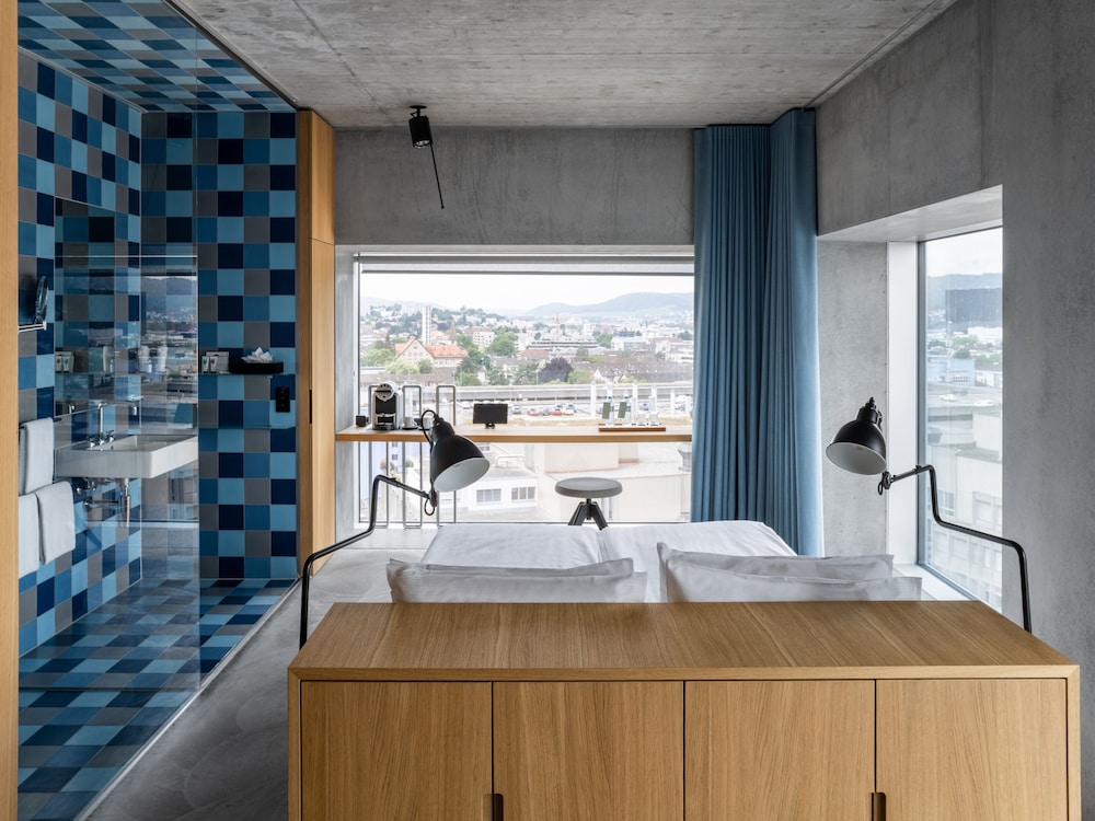 Panorama Corner Room