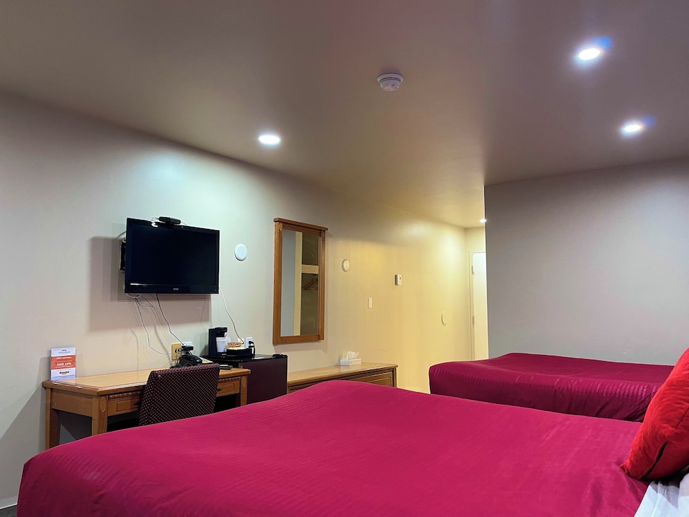 Room, 2 Queen Beds, Non Smoking - Photo 3
