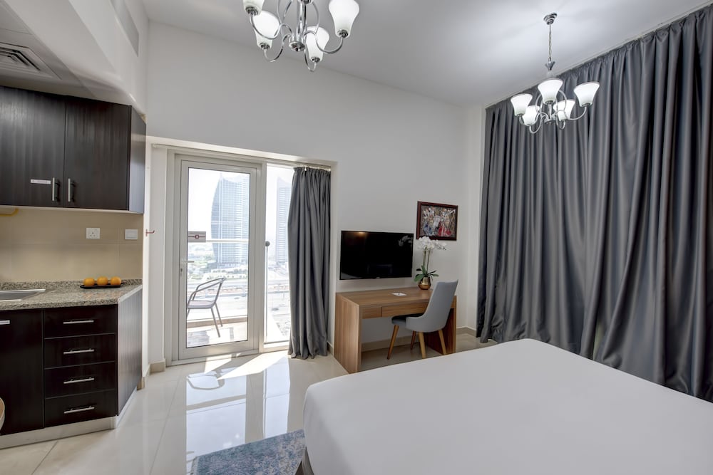 Deluxe Studio With Balcony photo 3