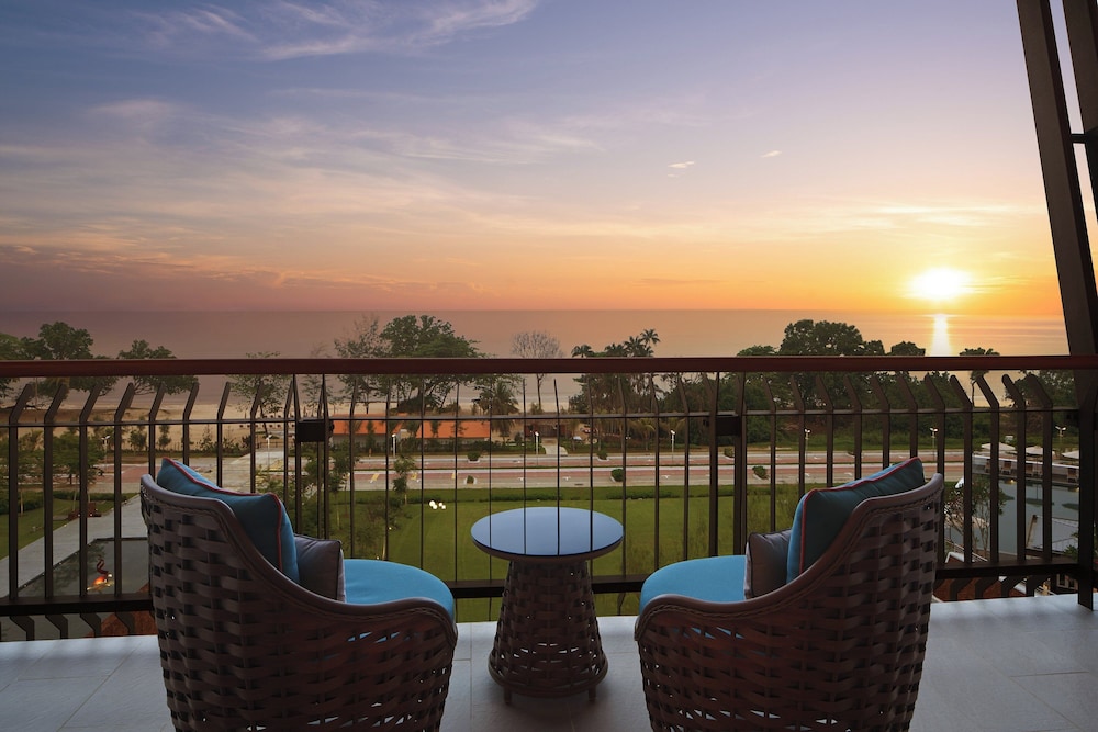 Room, 2 Queen Beds, Sea View (Balcony)