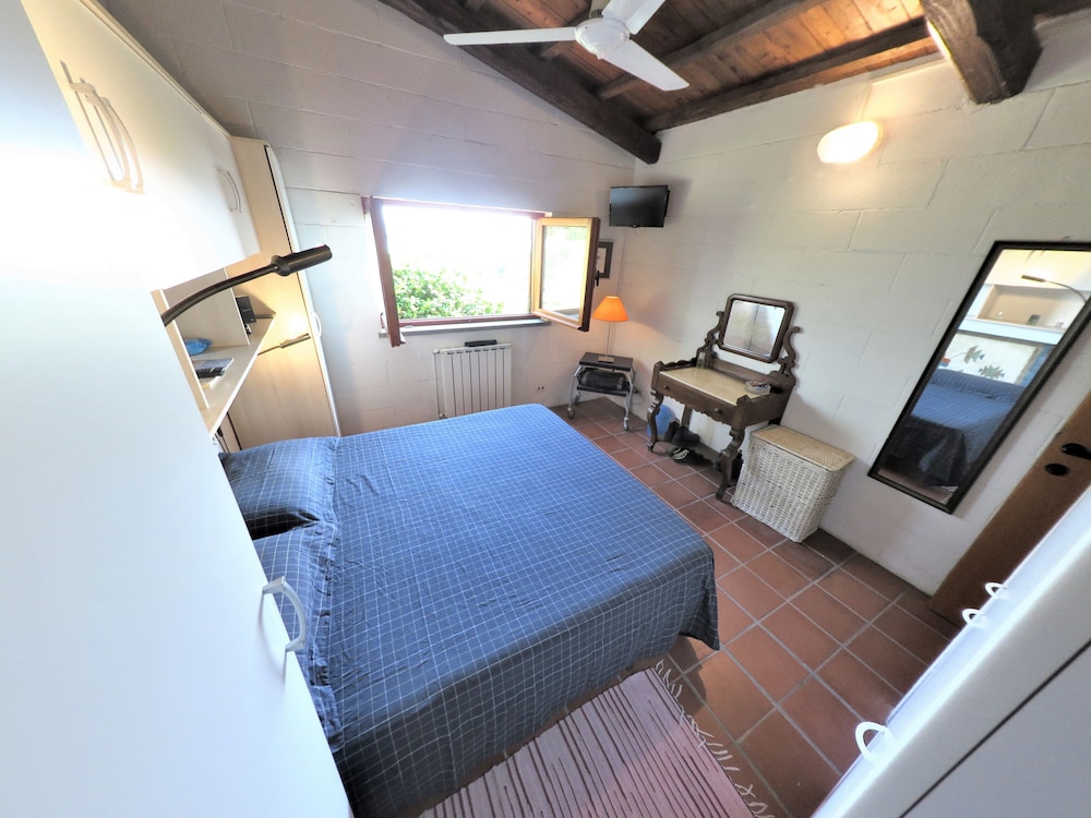 Romantic Double Room, 1 Queen Bed, Ensuite, Lake View (External)