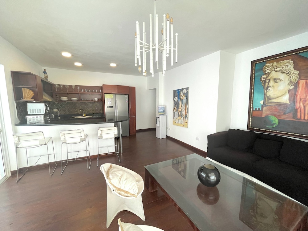 Comfort Apartment, Poolside