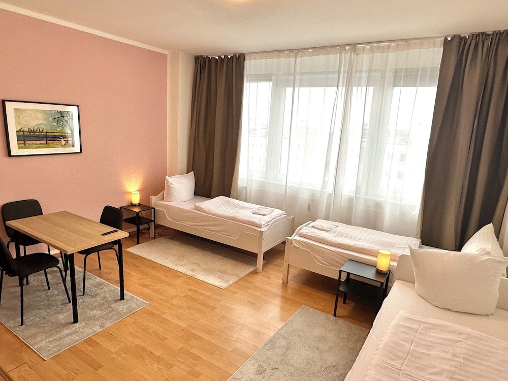 Standard Studio, 1 Bedroom (Excluding 85 Euro Cleaning Fee) photo 1