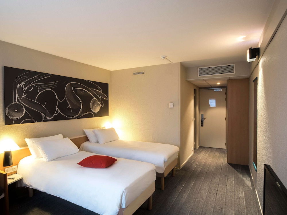 Standard Room, 2 Twin Beds - Photo 2