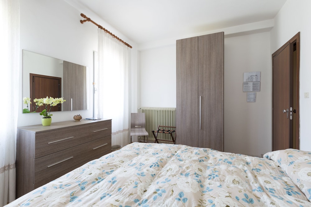 Basic Double Room with Terrace - Photo 2