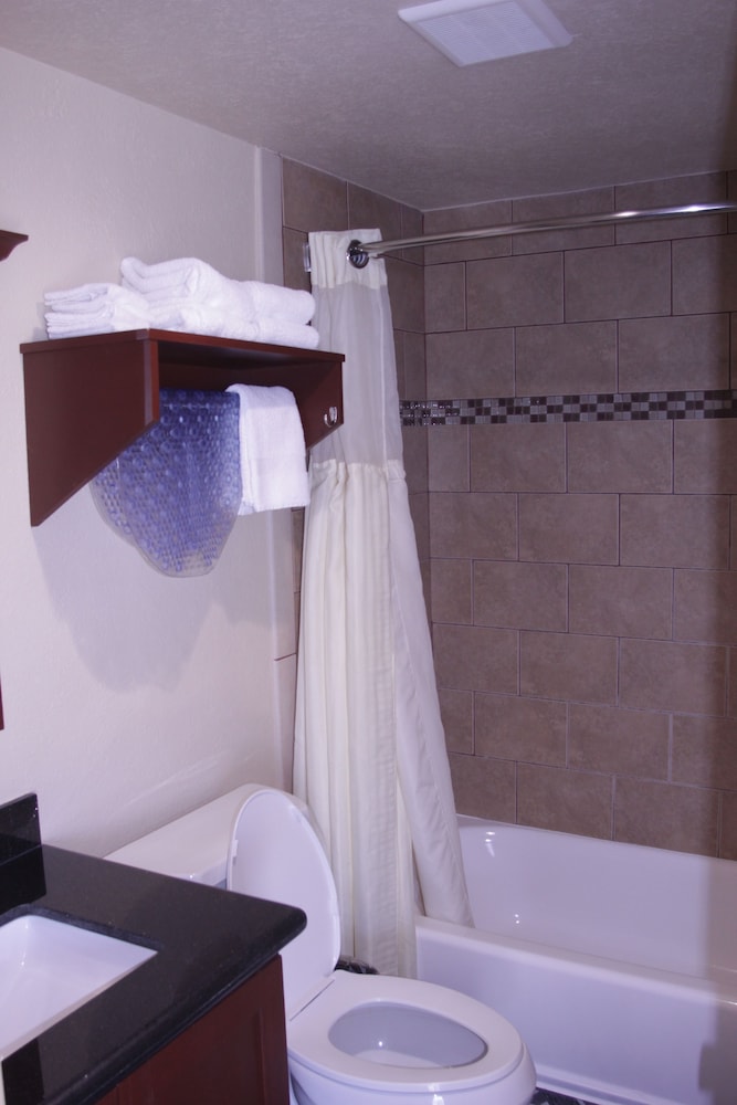 Room, 2 Queen Beds, Non Smoking, Kitchenette - Photo 6