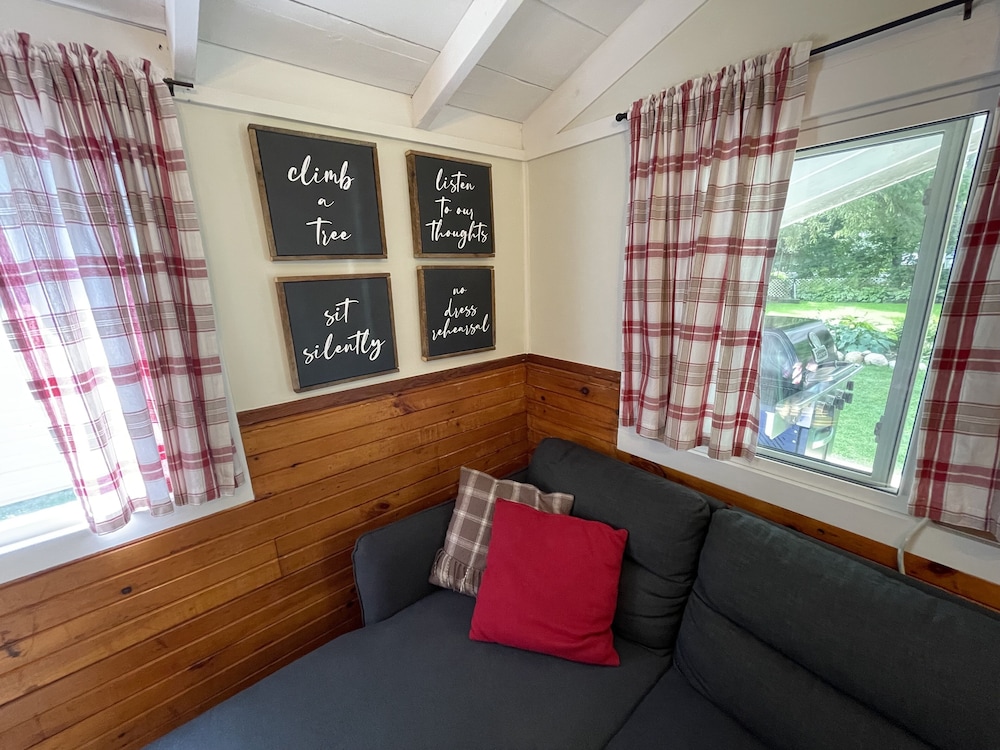 Deluxe Cottage, 2 Bedrooms, Kitchen, Lake View photo 2