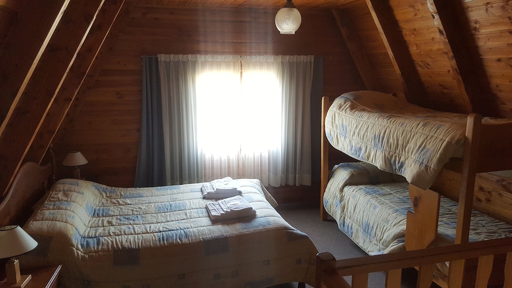 Traditional Cabin, 1 Bedroom photo 1