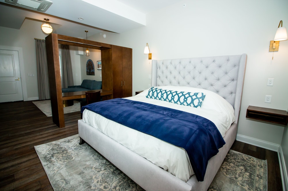 Annex Single King Suite