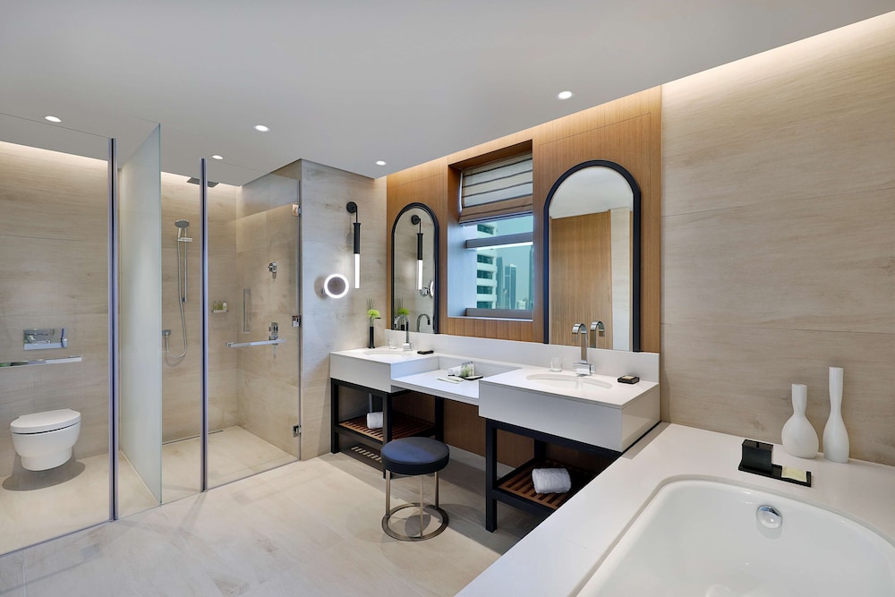 CORNER JUNIOR SUITE thumbnail 5