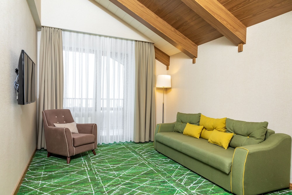 Family Suite, 1 King Bed, Non Smoking photo 1