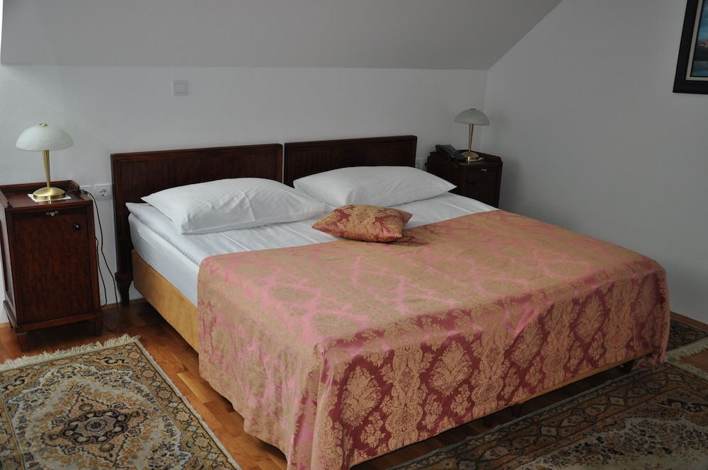 Superior Quadruple Room, Garden View photo 3