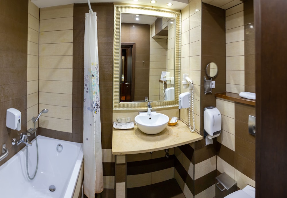 Superior Suite - Photo 5