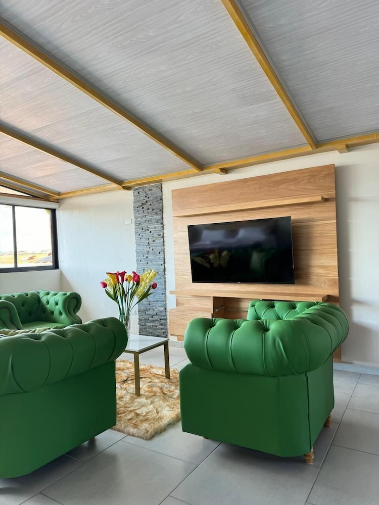 Luxury Suite photo 3