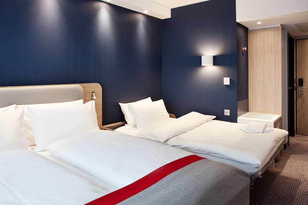 Standard Room, Multiple Beds (Pet Friendly) - Photo 2