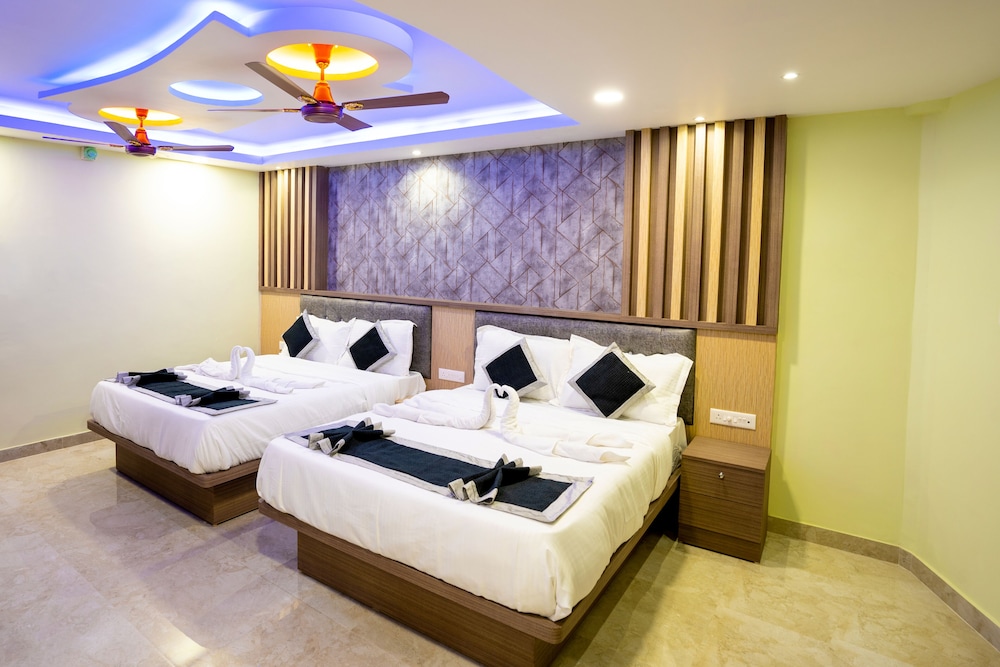 Family Room - Photo 3