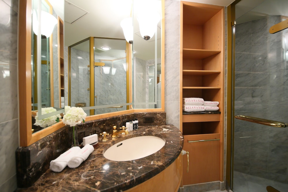 Classical Double Room, 35 sqm, 1 King Bed, Non Smoking photo 3